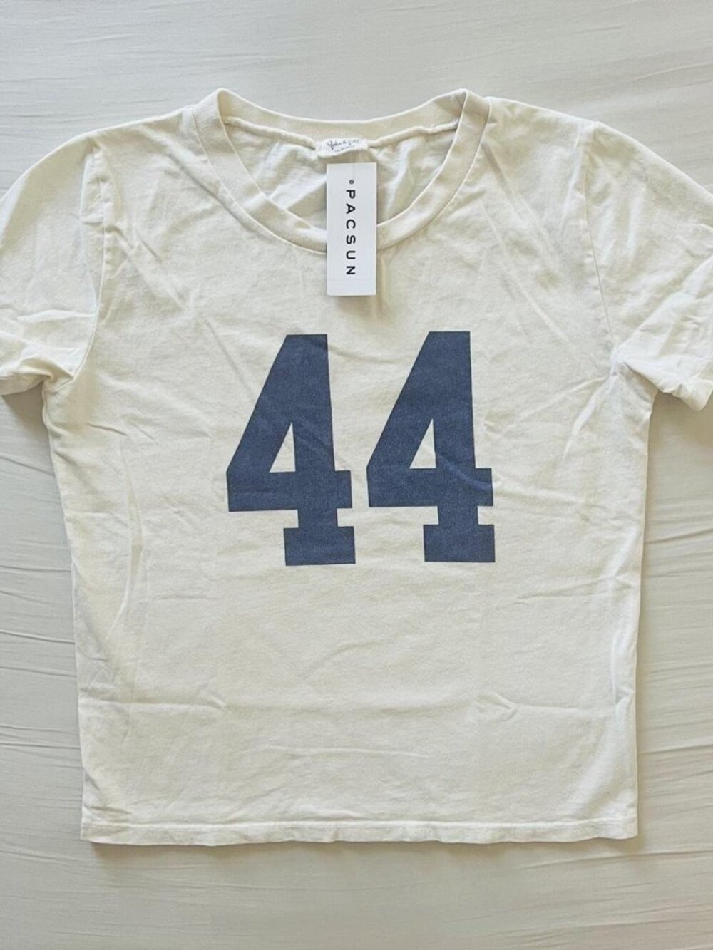 BNWT Brandy Melville-John Galt White Navy 44 Hailie T-shirt